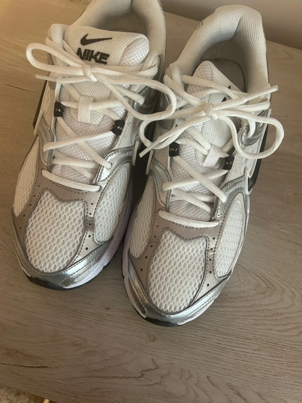 Men’s Nike White and Silver Men’s Running Sneakers